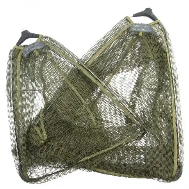 Cap Minciog Korum Folding Triangle Net, 72cm Ofertă limitată