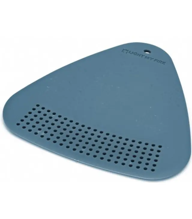 Tocător de bucătărie din plastic LIGHT MY FIRE CUTTINGBOARD 2IN1 Popular
