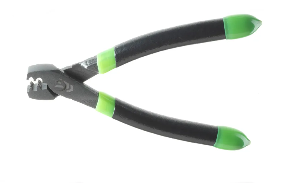 CLESTE PENTRU BRIDE DAIWA 14 CM Reducere extra