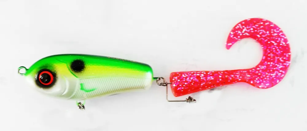 Disponibil imediat VOBLER STRIKE PRO WOLF TAIL JR, 16 CM, 31 G, CULOARE C500F